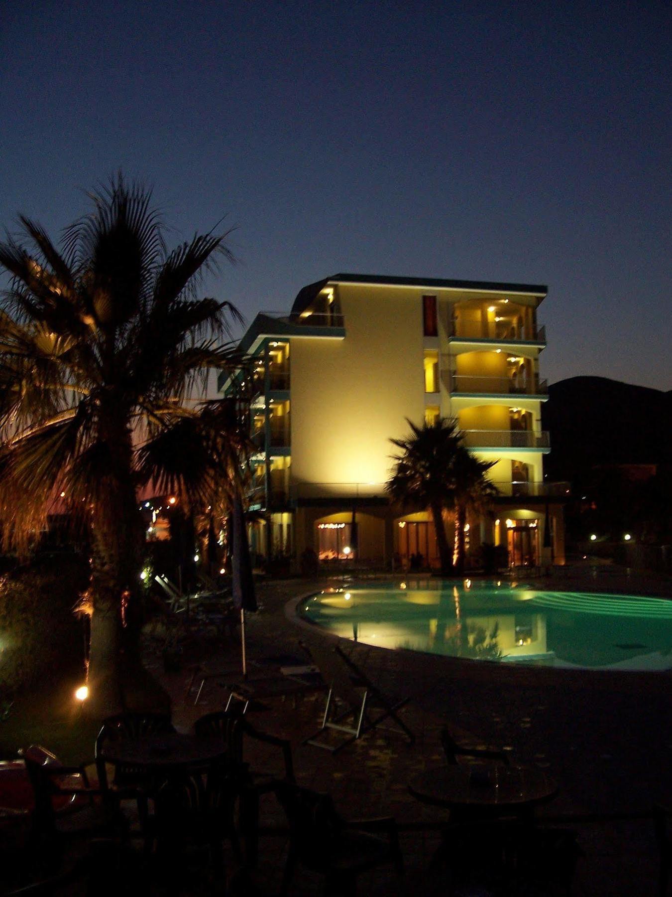 Meridian Hotel Guardia Piemontese Terme Dış mekan fotoğraf