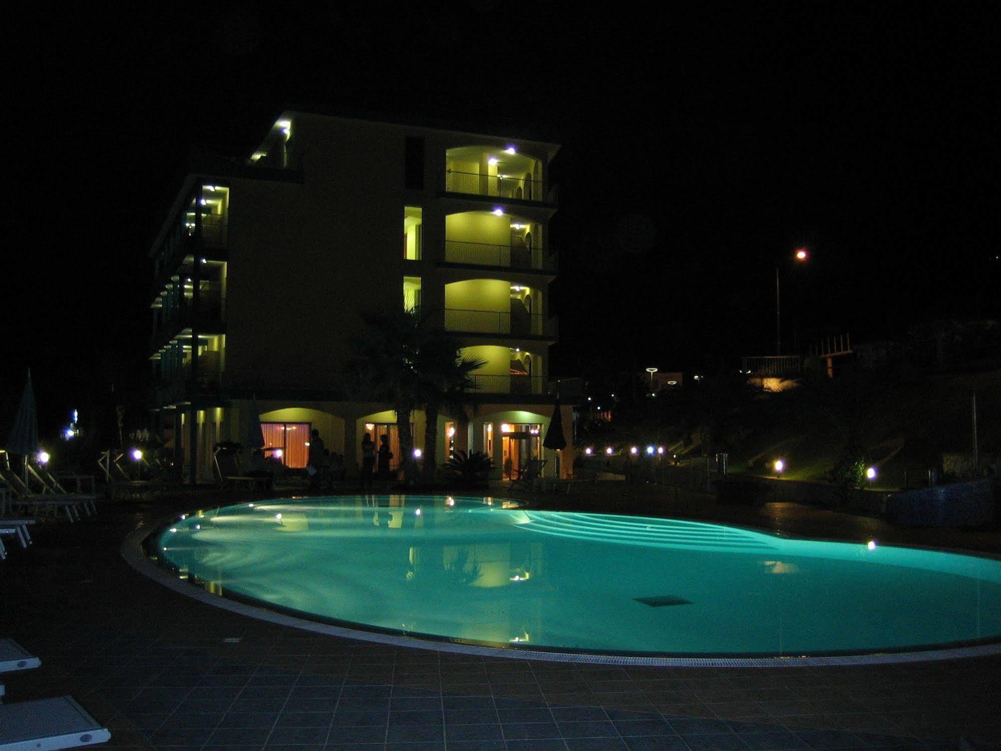 Meridian Hotel Guardia Piemontese Terme Dış mekan fotoğraf
