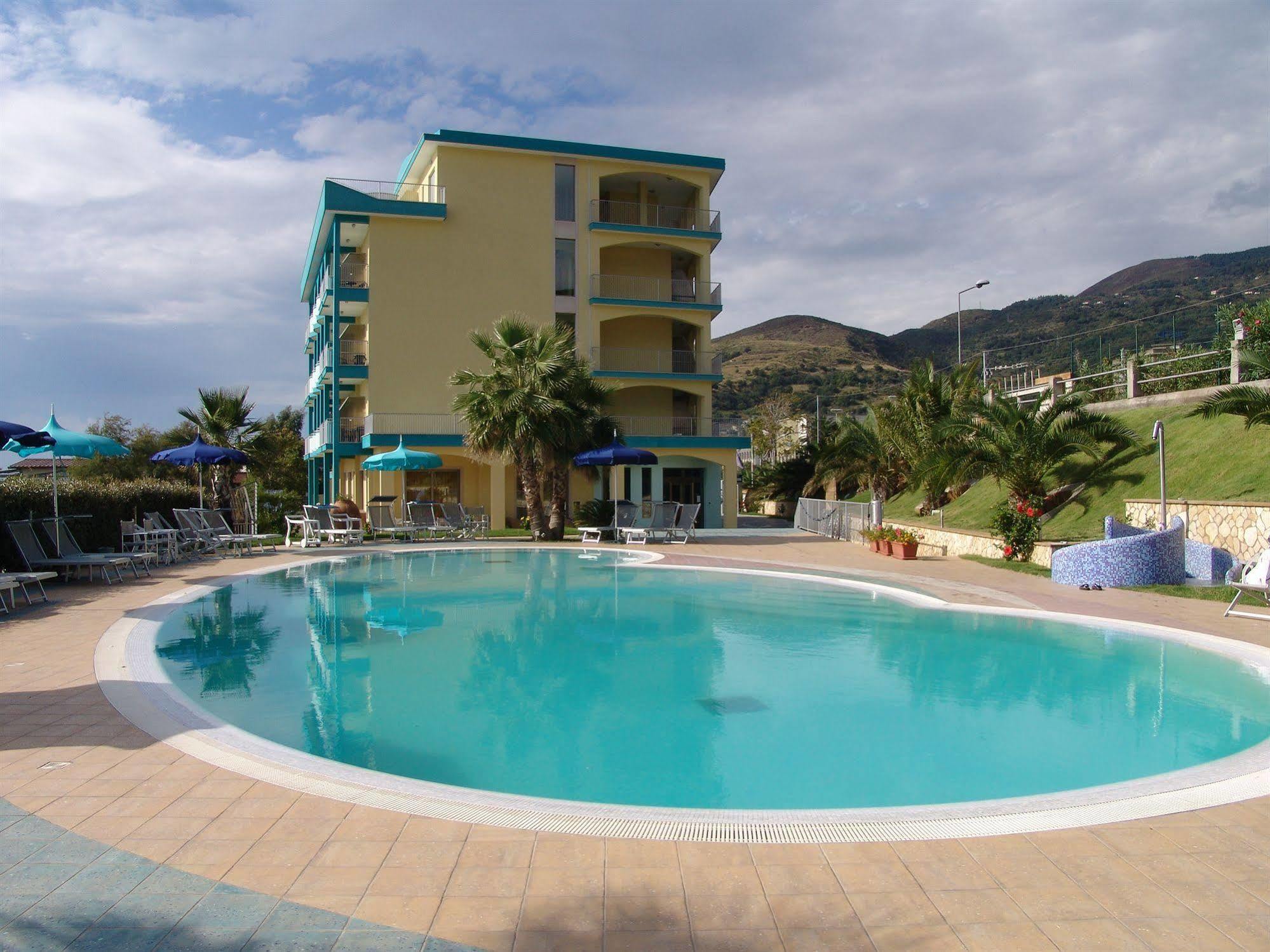 Meridian Hotel Guardia Piemontese Terme Dış mekan fotoğraf