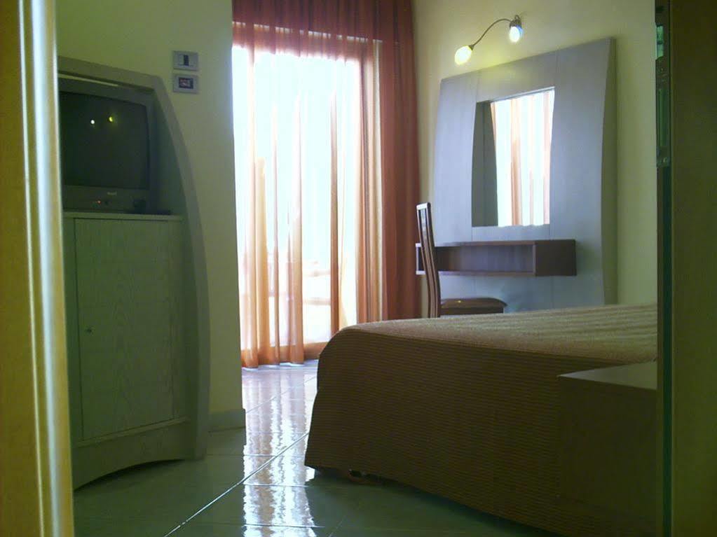 Meridian Hotel Guardia Piemontese Terme Dış mekan fotoğraf