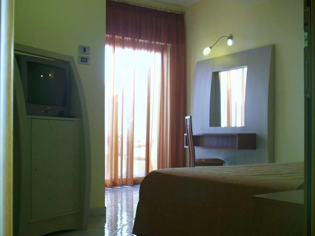 Meridian Hotel Guardia Piemontese Terme Dış mekan fotoğraf